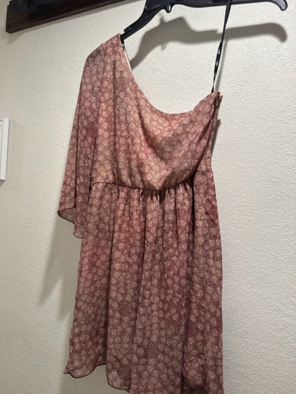 Guess One-Shoulder Blush Printed Dress